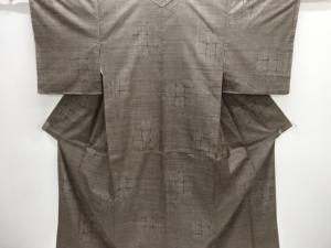 大特価品　乱れ格子模様織り出し本場泥大島紬着物(9マルキ)